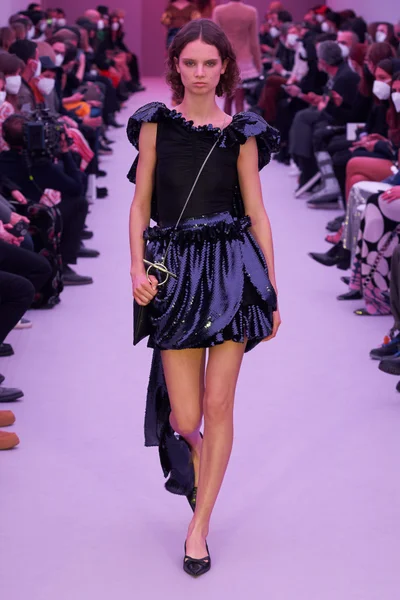 Look 15